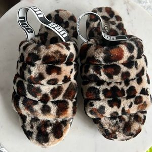 UGG Fluff Yeah Size 9 - tried on once